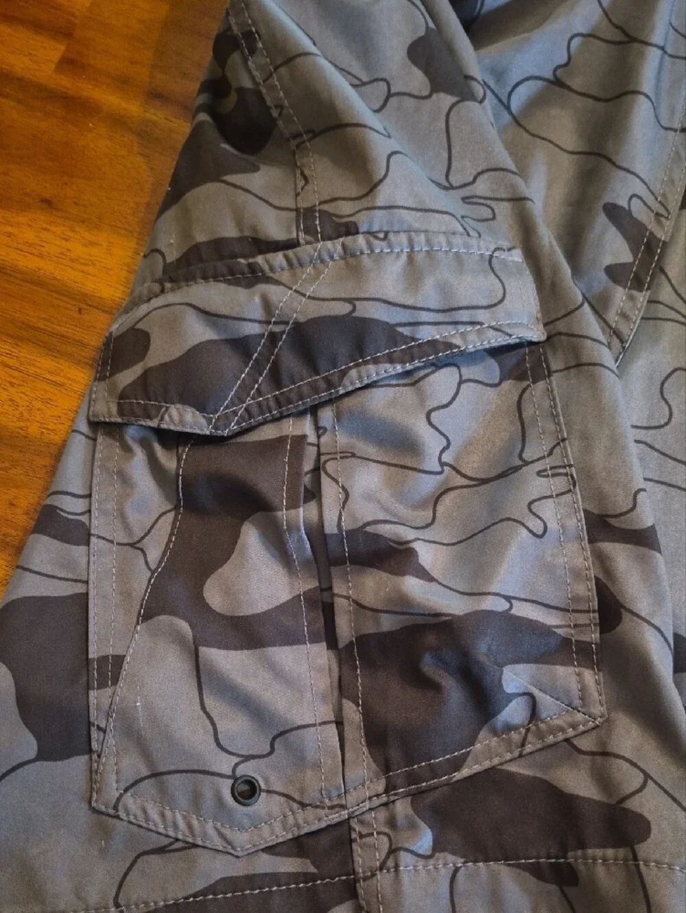 Mens Denali Camo Cargo Board Shorts - Gray & Black 38 Waist